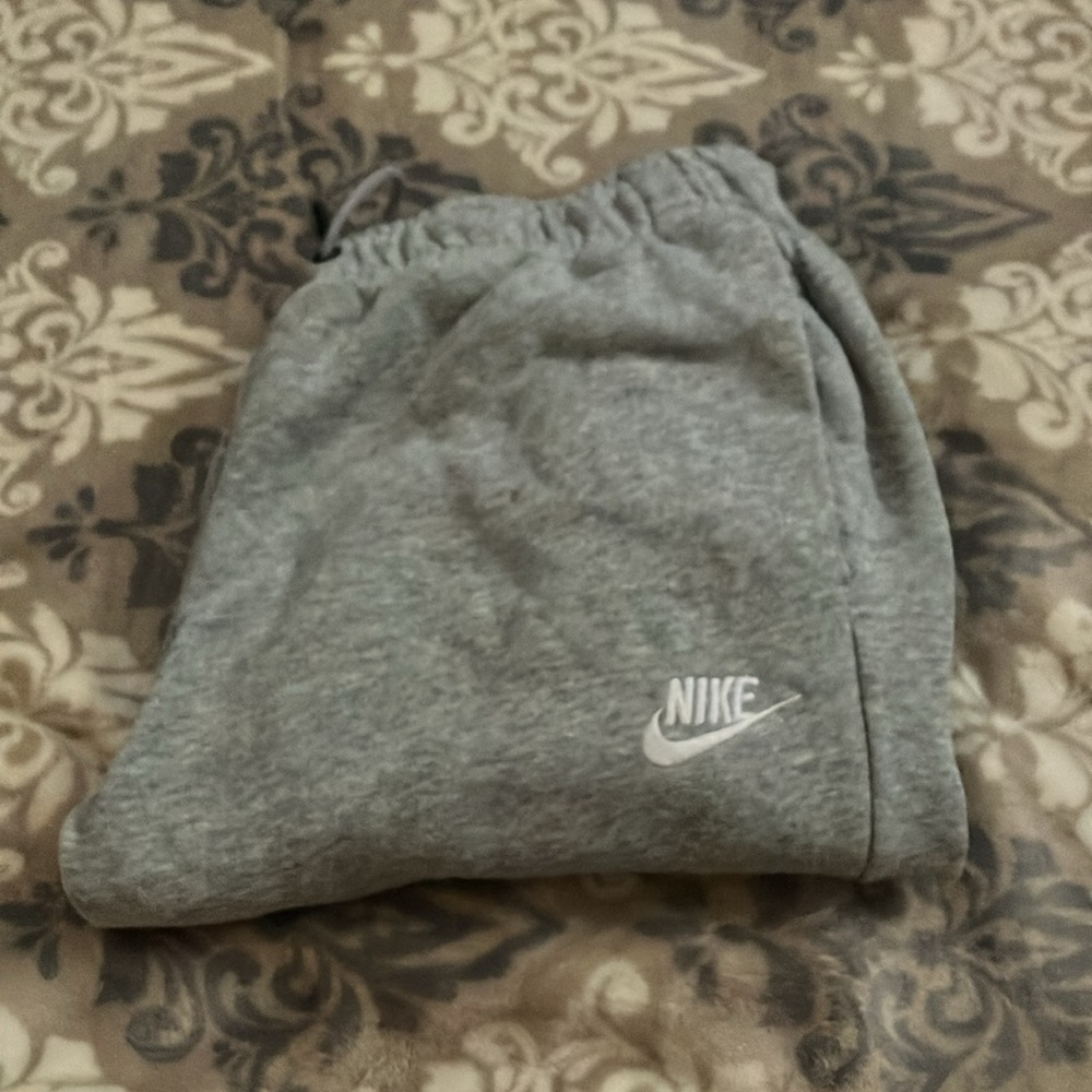 Nike cuffed sweat pants gray size xs